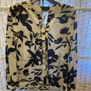 Floral Black and Cream Women's Top. Size M